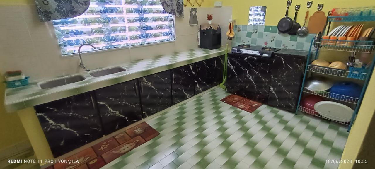 Homestay Rezeki バトゥ・ガジャ エクステリア 写真